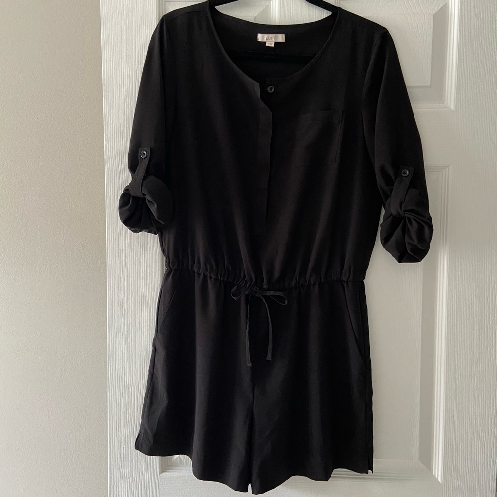 Ann Taylor Loft black size 4 romper